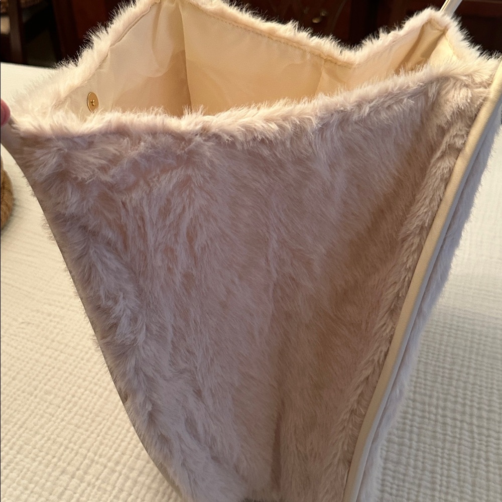 NWT Victoria's Secret Faux Fur Tote Bag - Picture 13 of 13